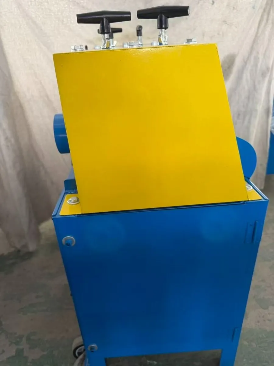 New wire stripping machine 220v 3 pin plug - Image 4