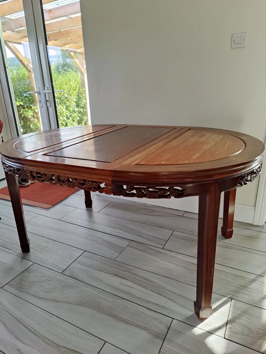 Beautiful solid wood extendable dining table - Image 1