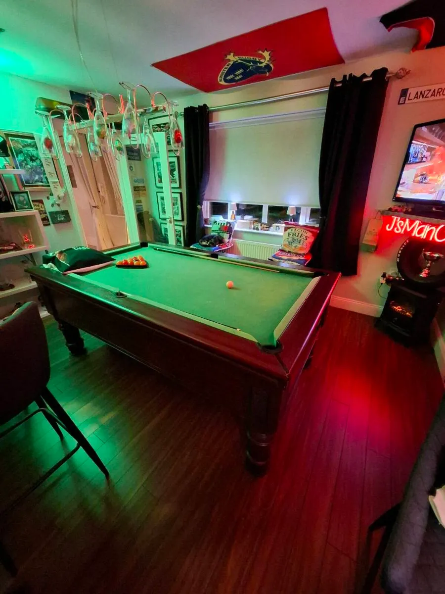 Pool table - Image 2