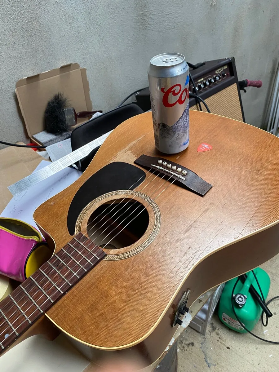 Wanted: damaged guitar’