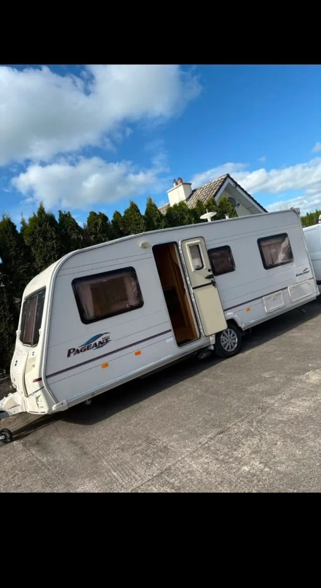 Bailey pageant burgundy set bed caravan - Image 1