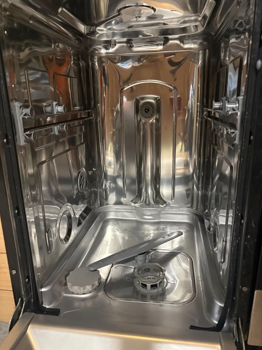 Dishwasher - Image 1