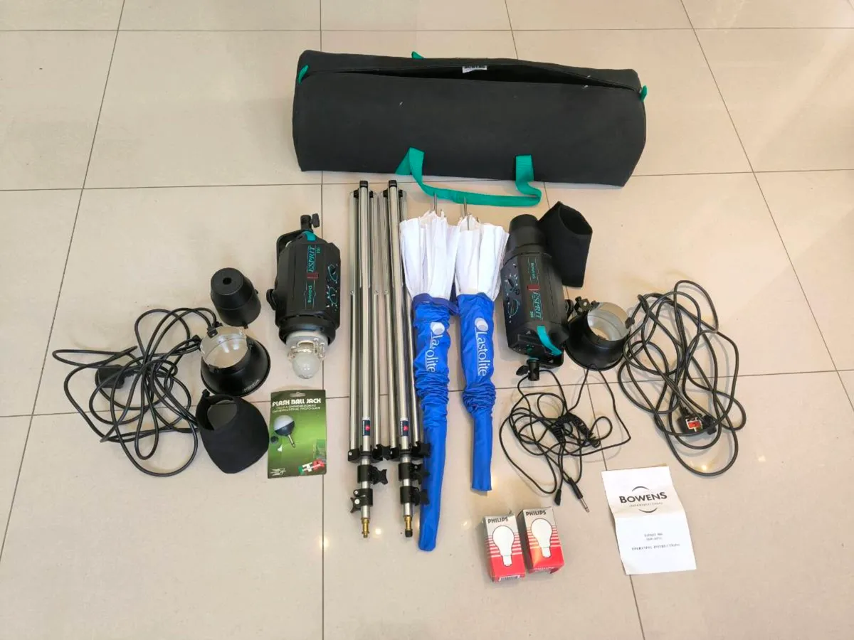 Bowens Esprit 500 professional studio lighting kit - Image 1