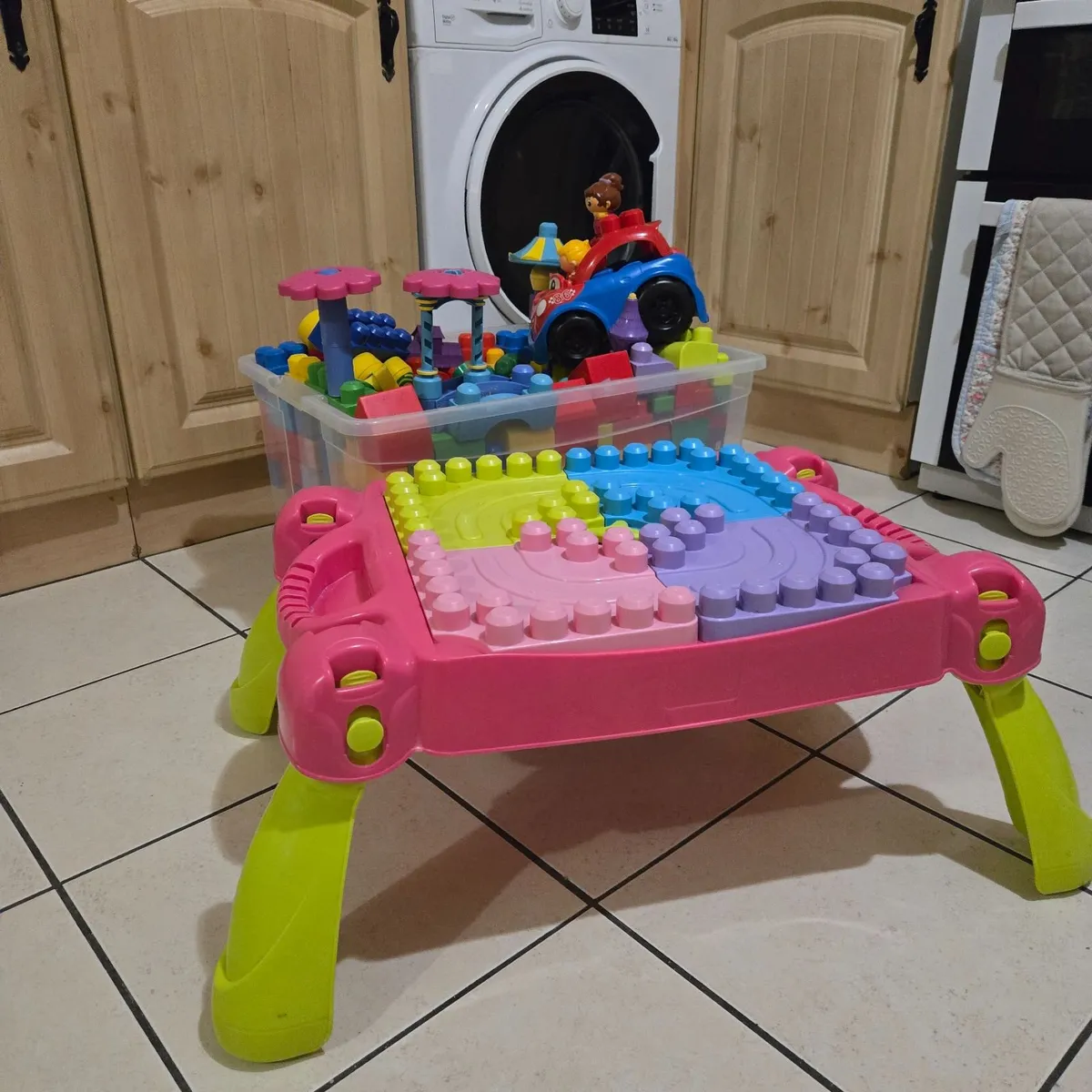 Large box  mega bloks - Image 4