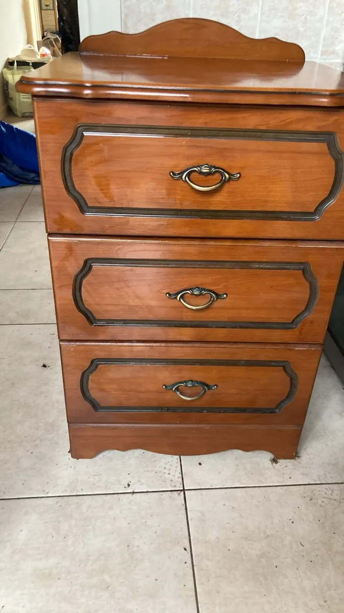 Large locker - Image 1