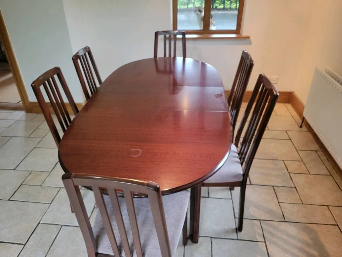 Kitchen table and 6 chairs - Image 2