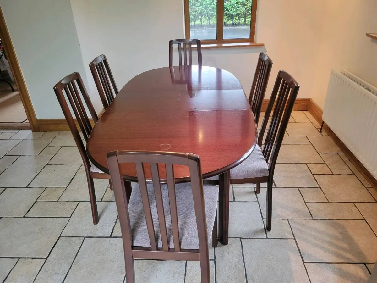 Kitchen table and 6 chairs - Image 3