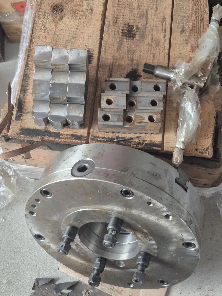 400mm Lathe Chuck, Size 8 Taper, Polish-made - Image 2