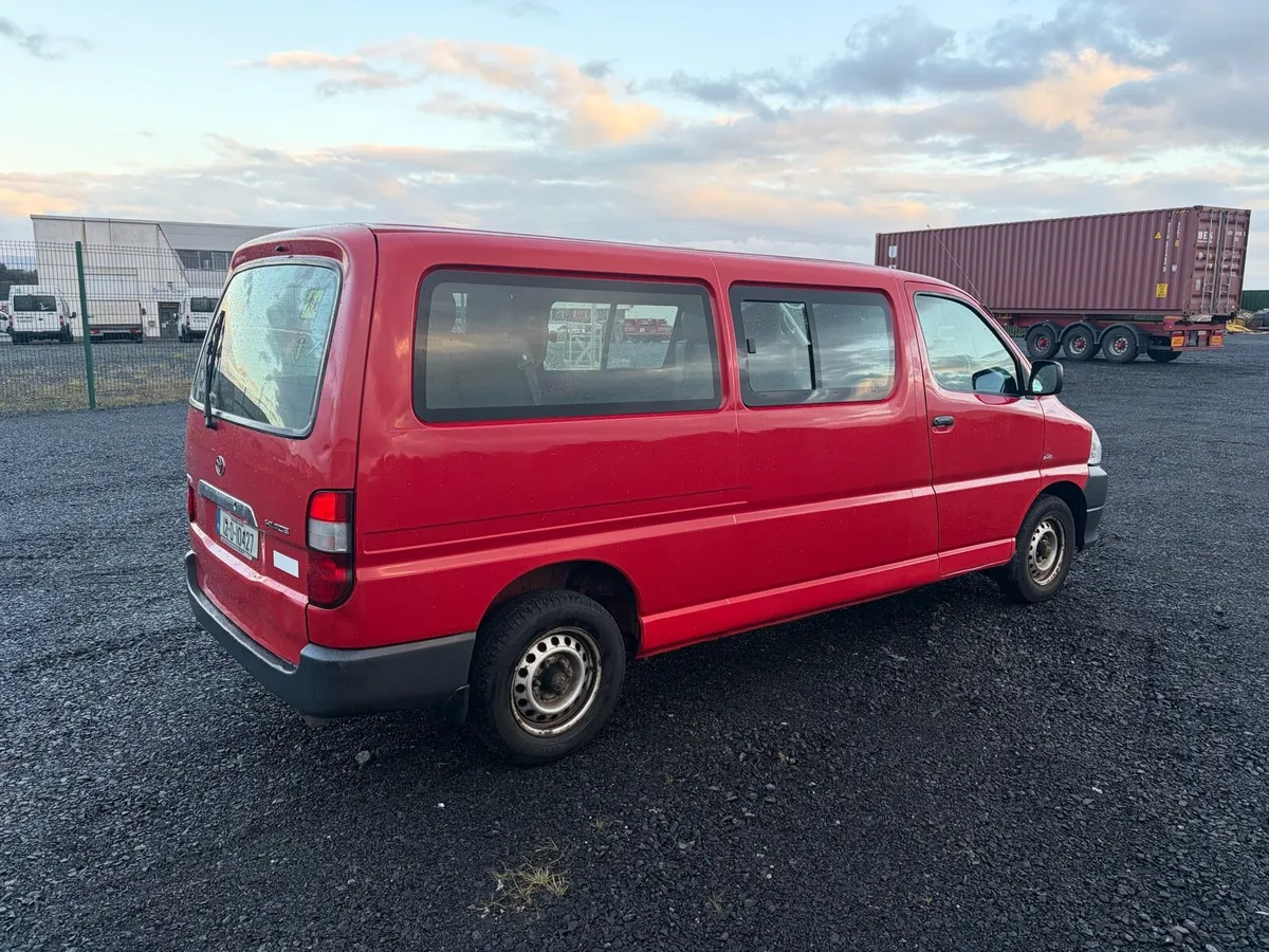 2012 TOYOTA HIACE - Image 4