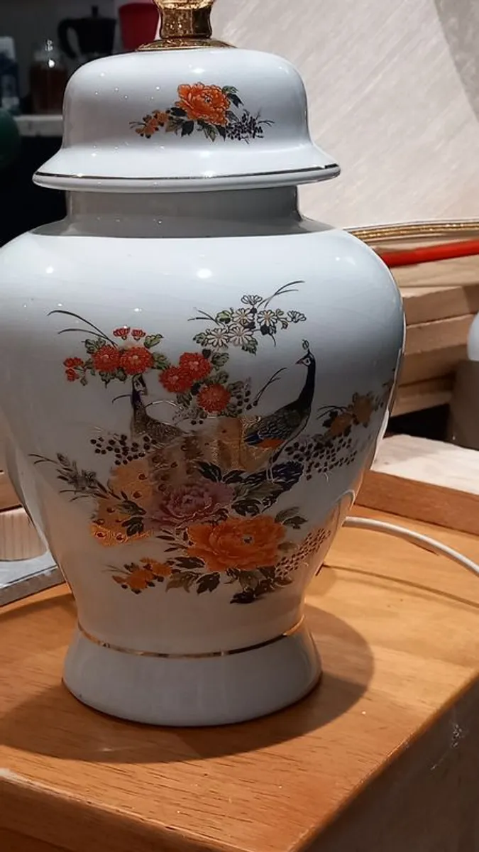 Lamp Gorgeous Chinoiserie Ginger Jar-Vintage Table Lamp  Porcelain Peacock Floral Motif Pristine Gold Gilt - Image 2