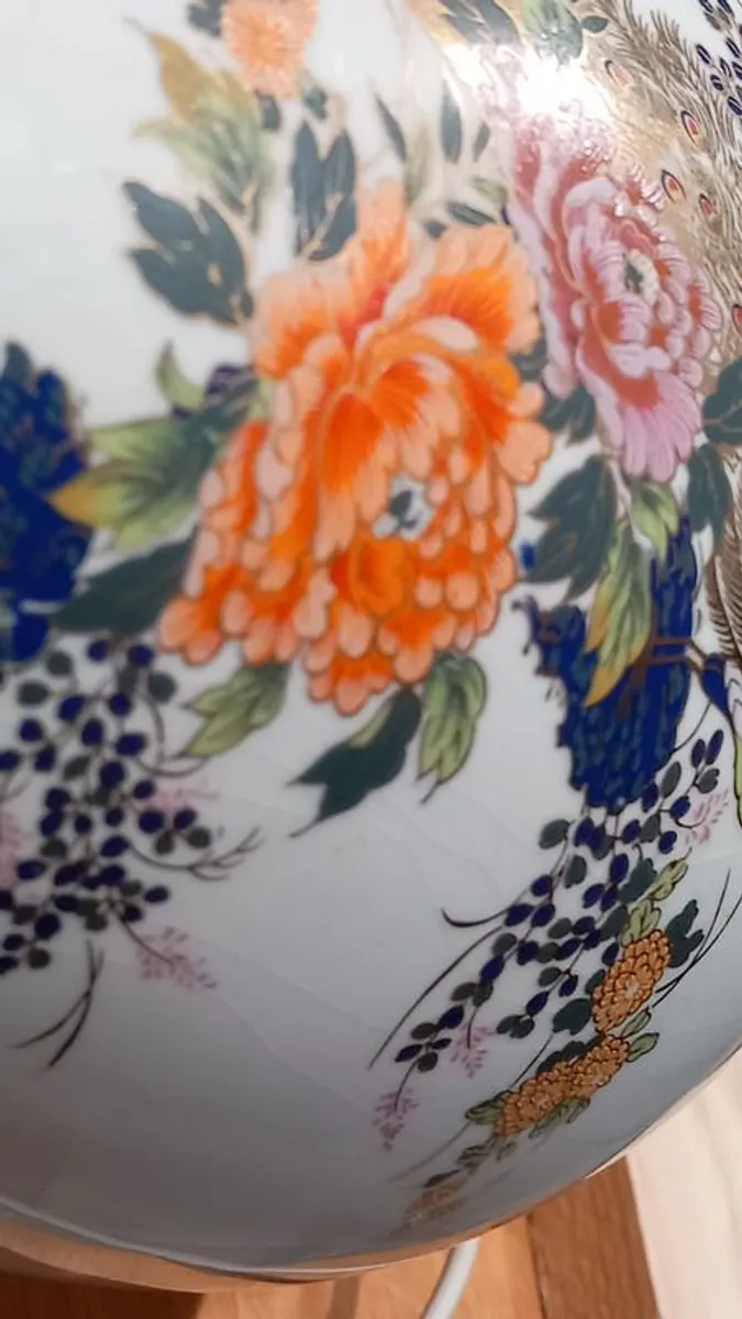 Lamp Gorgeous Chinoiserie Ginger Jar-Vintage Table Lamp  Porcelain Peacock Floral Motif Pristine Gold Gilt - Image 4