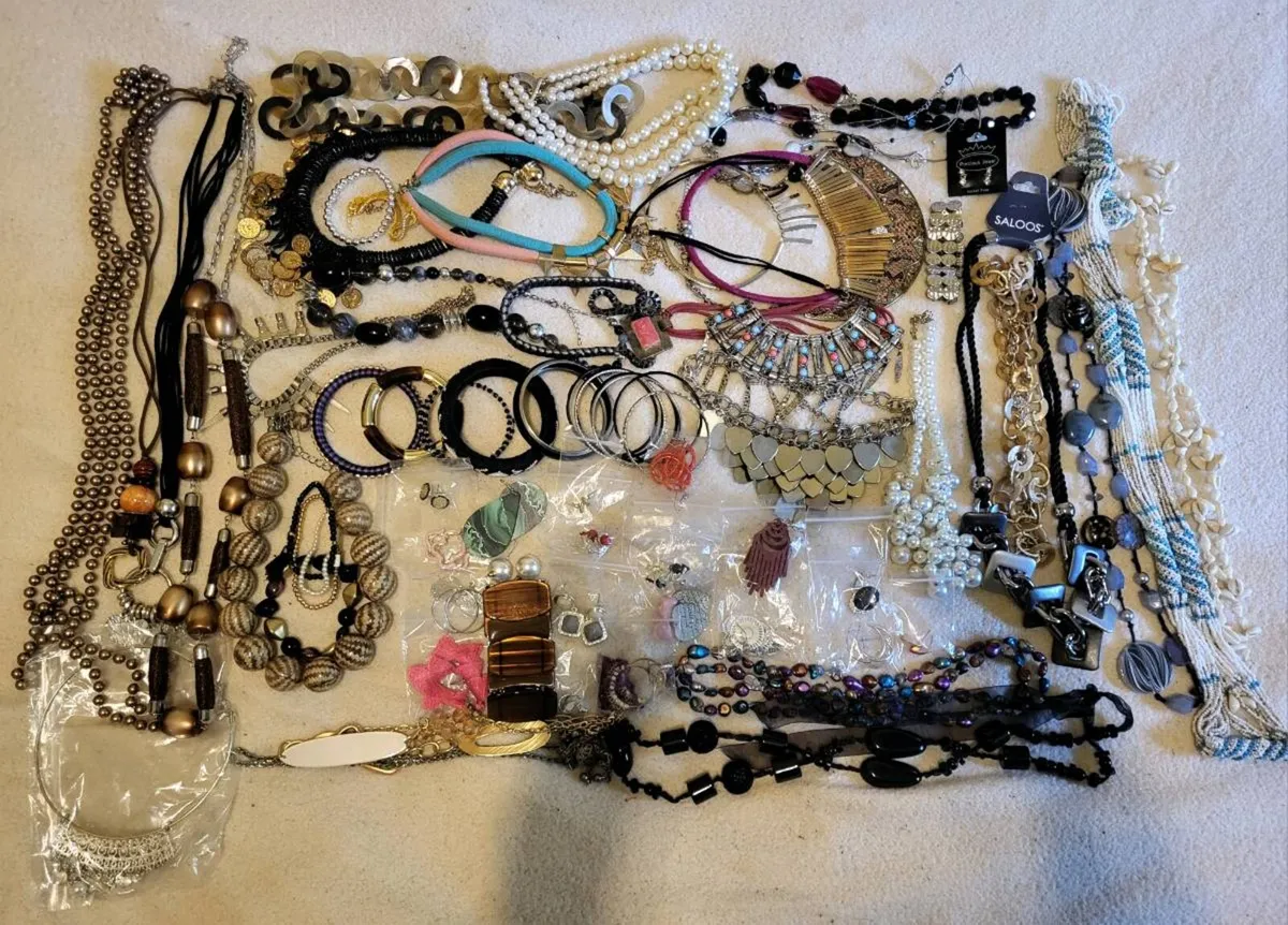 72 Piece Mixed Jewellery Job Lot / Bundle - Image 2