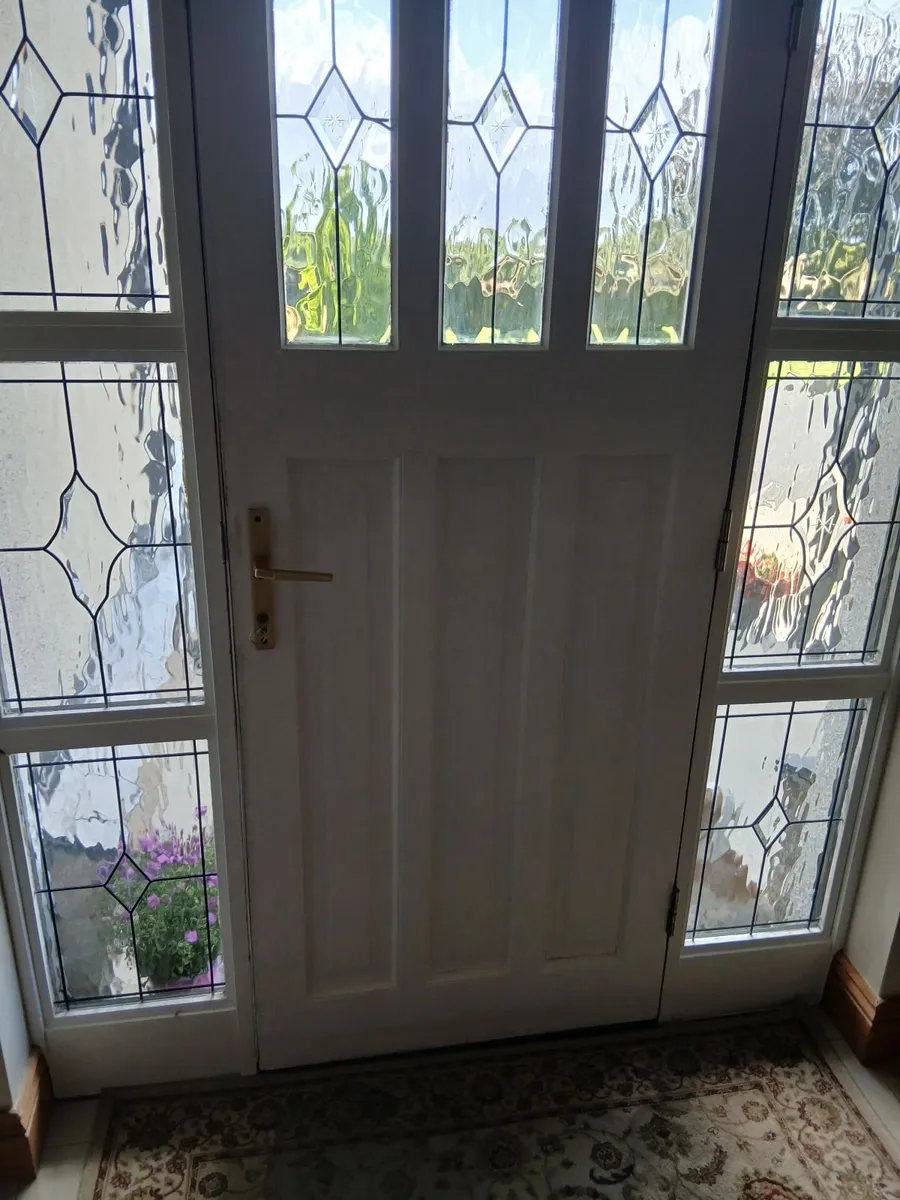 Front door - Image 3