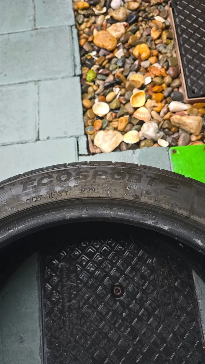 Two Tyres 235/40/19 - Image 3