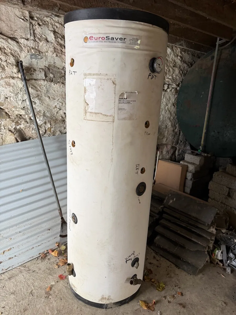 Hot water cylinder - Image 1