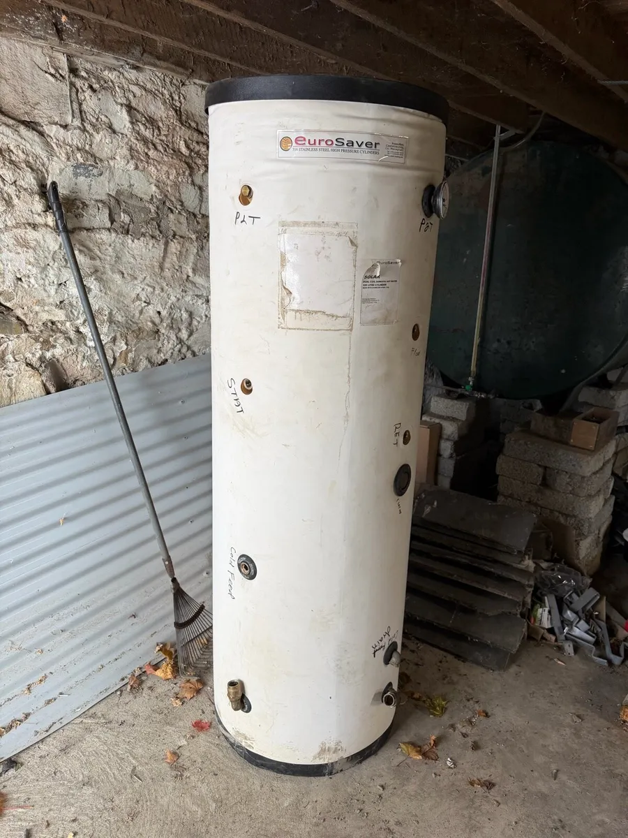 Hot water cylinder - Image 2