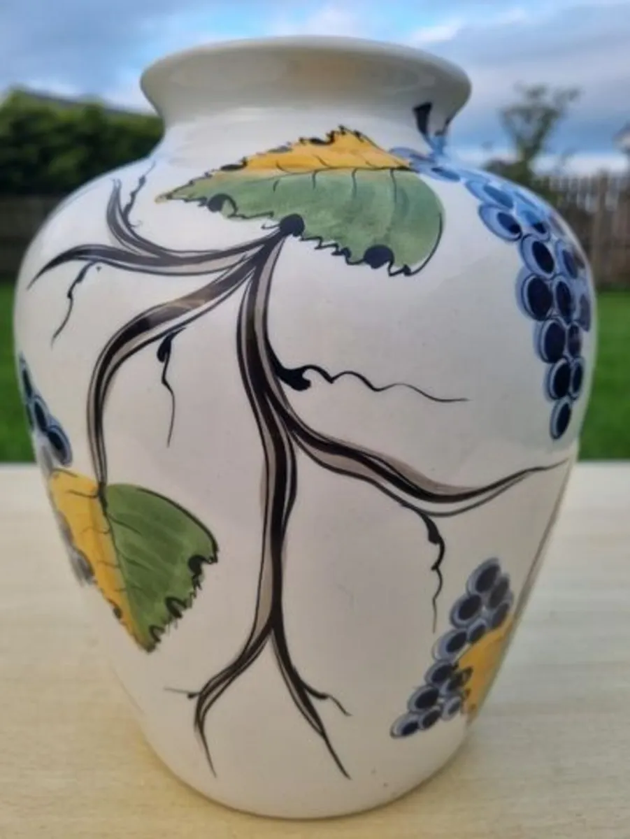 Large Alcobaca vase, Portugal - Image 1