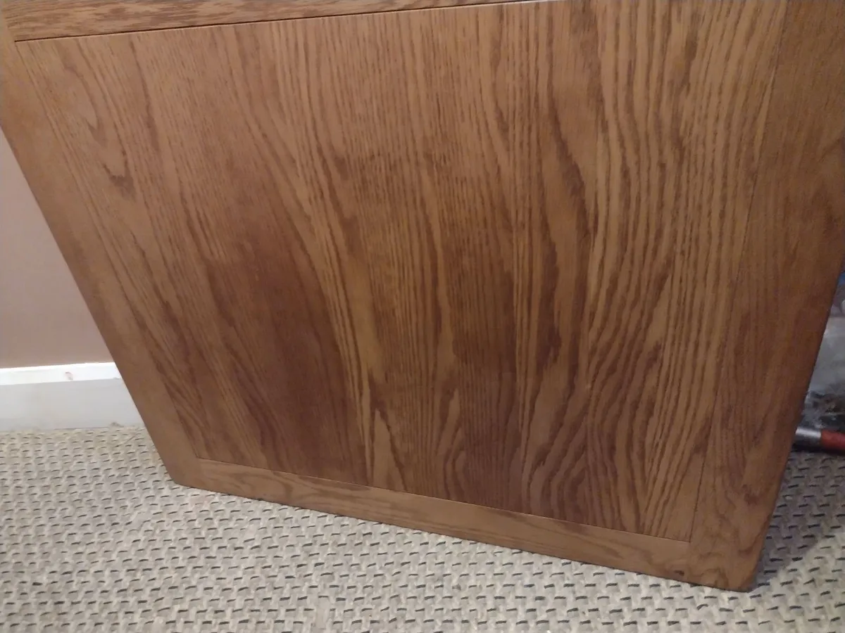 Beautiful heavy EZliving Solid Oak dining table - Image 4