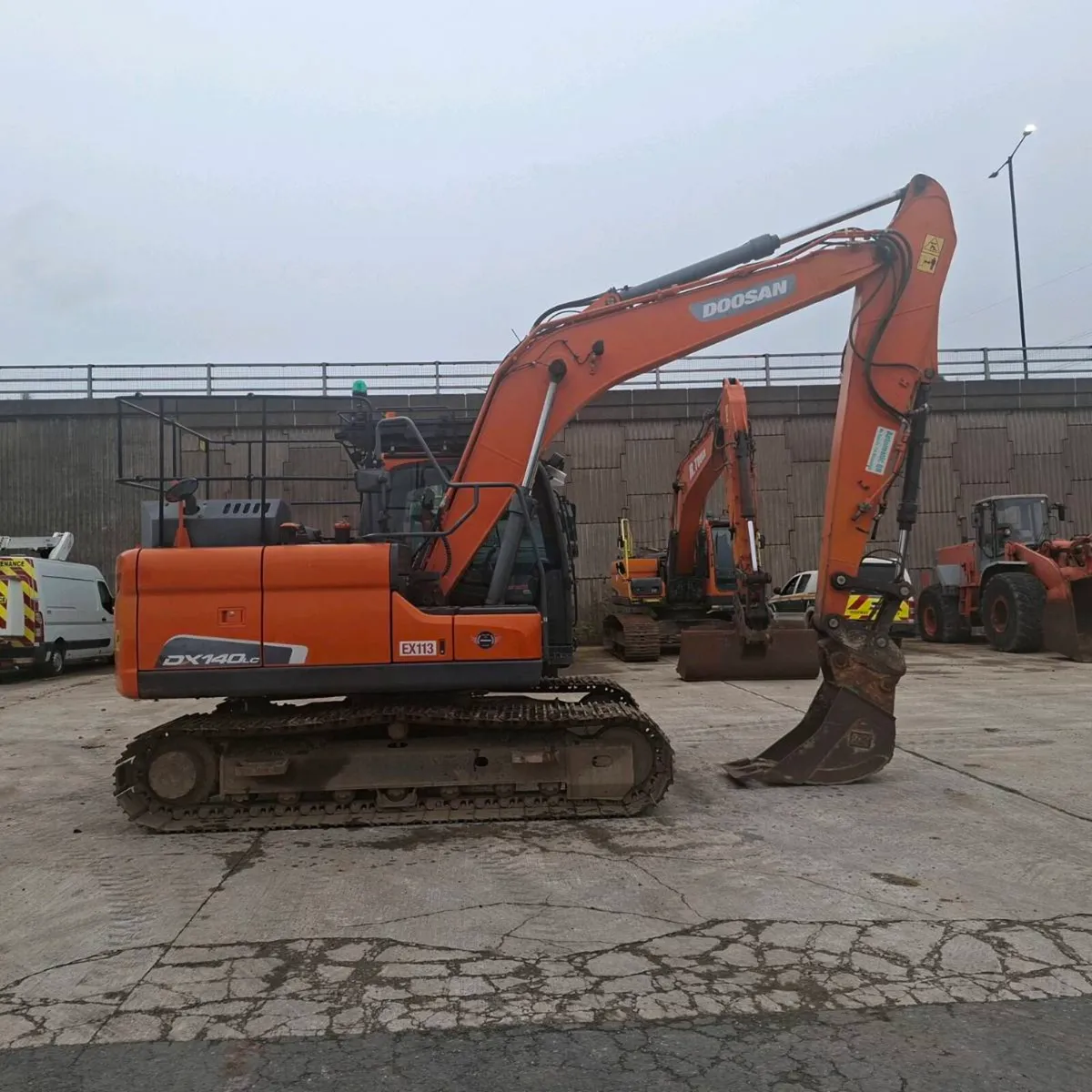 Doosan DX140LC-5 - Image 1