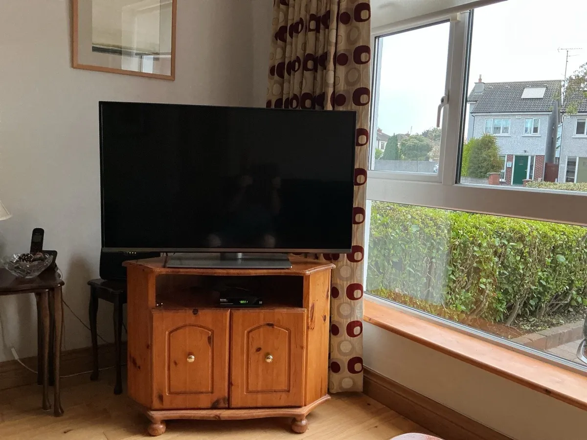 Panasonic TV 43’ - Image 2