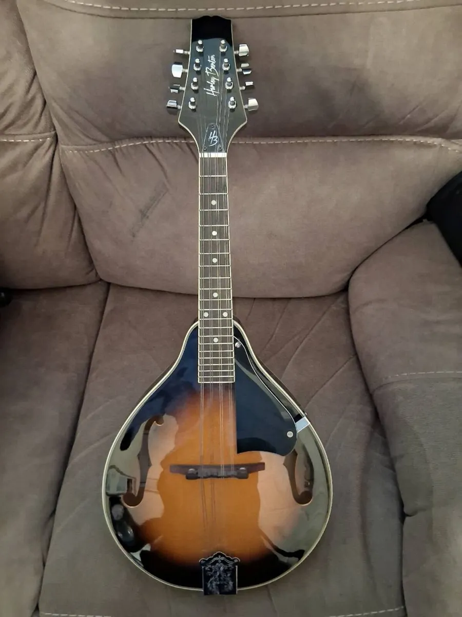 Mandolin. - Image 1
