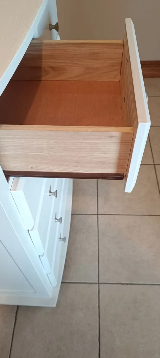 Chest of drawers with Mirror and beside locker - Image 4