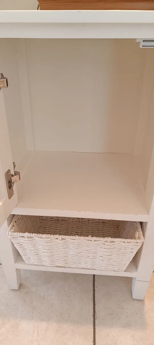 Chest of drawers with Mirror and beside locker - Image 2
