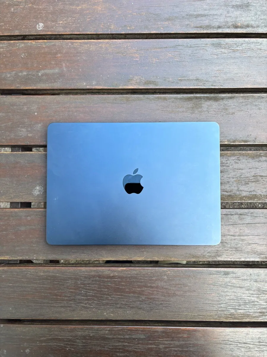 MacBook Air M2 - Image 2
