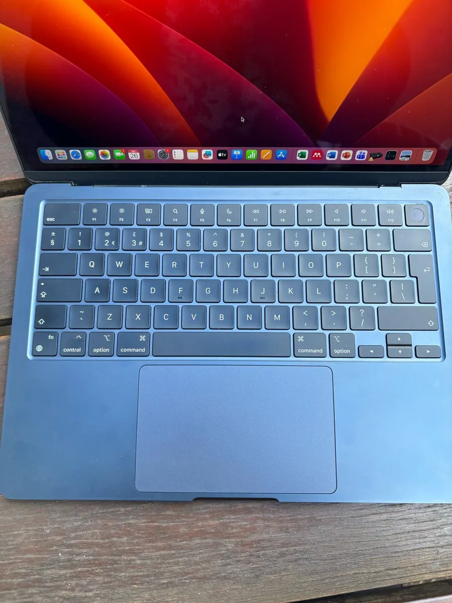 MacBook Air M2 - Image 3