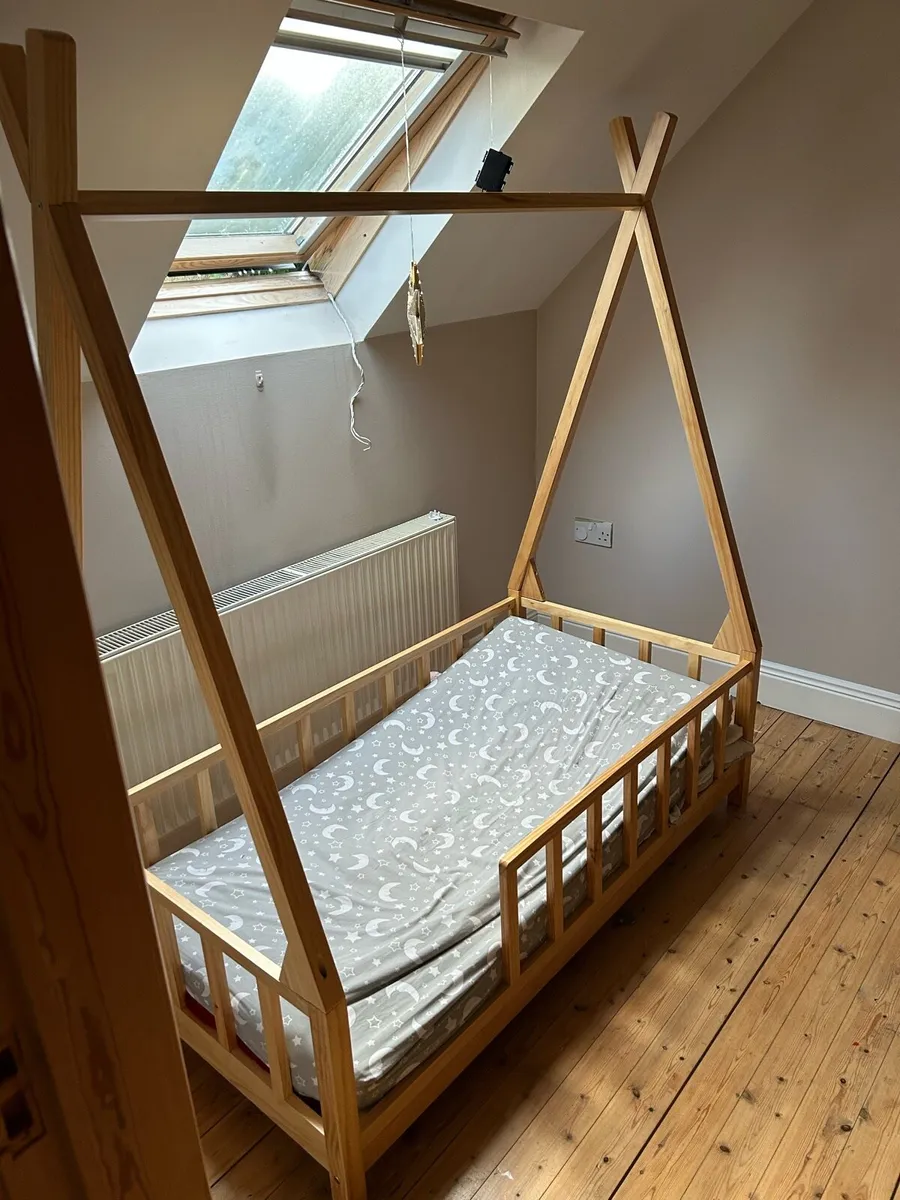 Toddler floor bed - Image 1