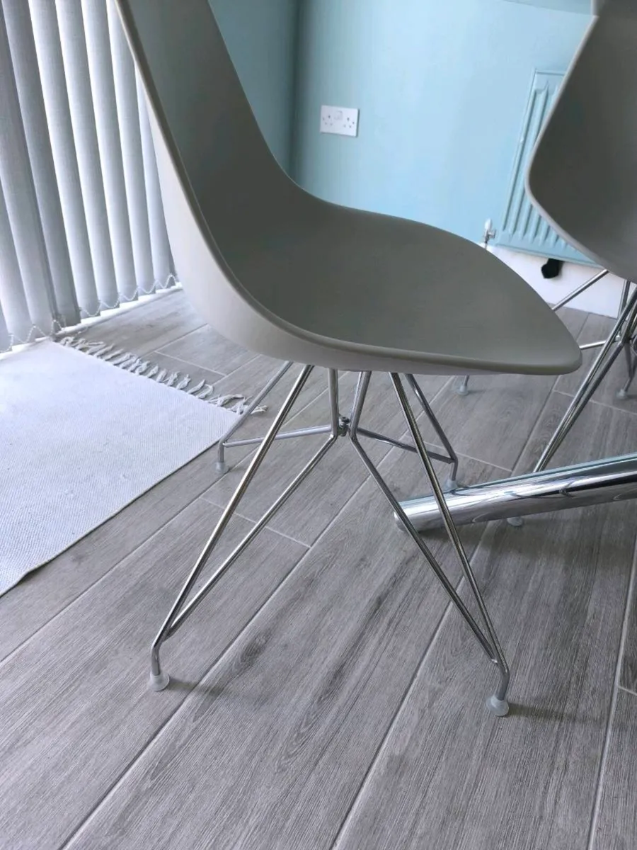 Dining Table. - Image 2