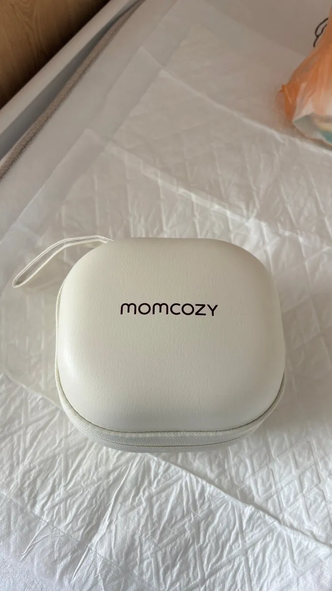 momcozy - Image 1