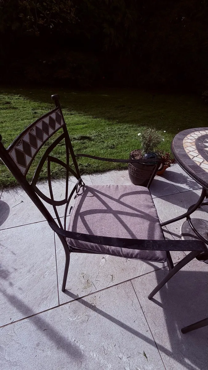 Patio set with 4 chairs (cast Iron) - Image 2