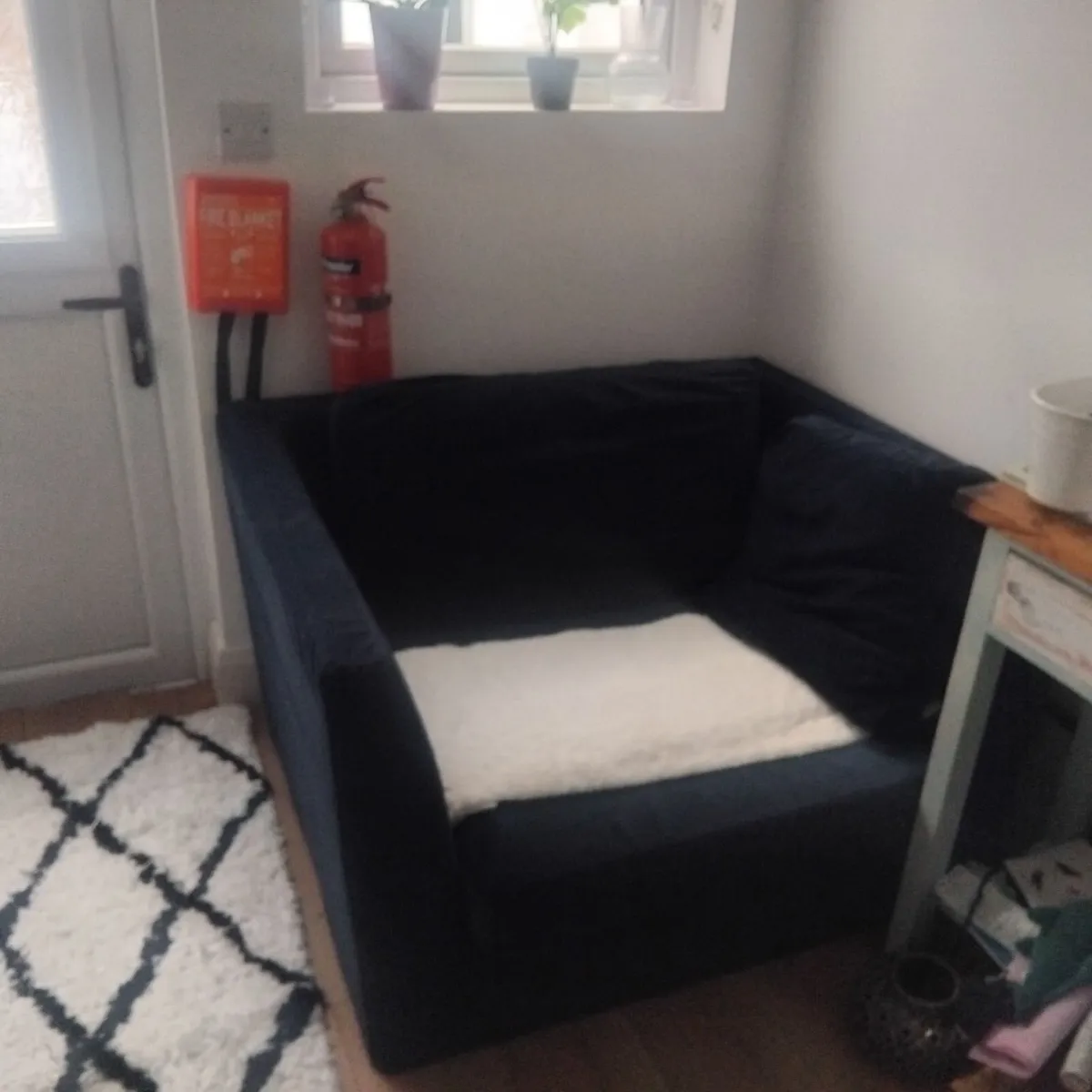 Love seat - Image 2