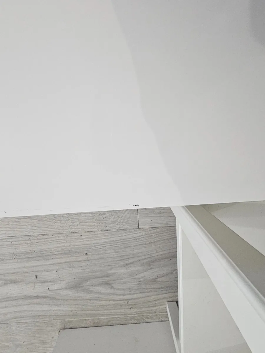 TV stand - Image 2