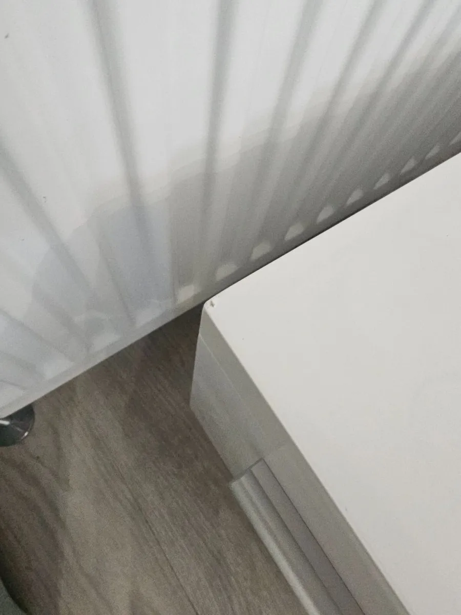 TV stand - Image 4