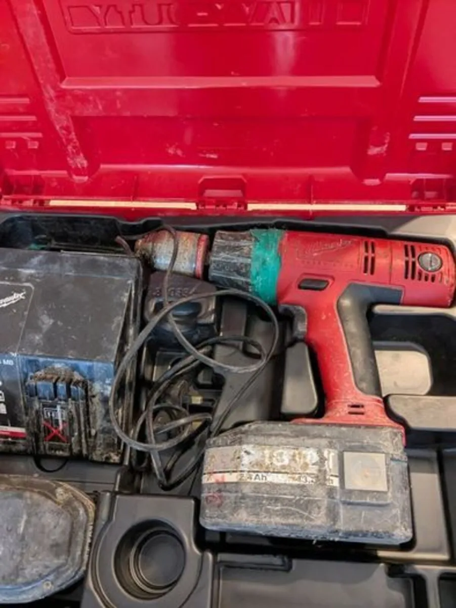 Milwaukee Rotary Hammer + Drill - Image 4