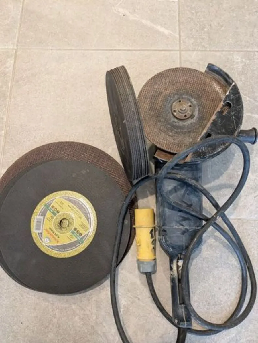 2x 230mm Angle Grinders + Discs - Image 3
