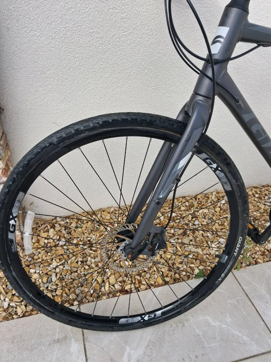 Giant Escape Hybrid - Image 2