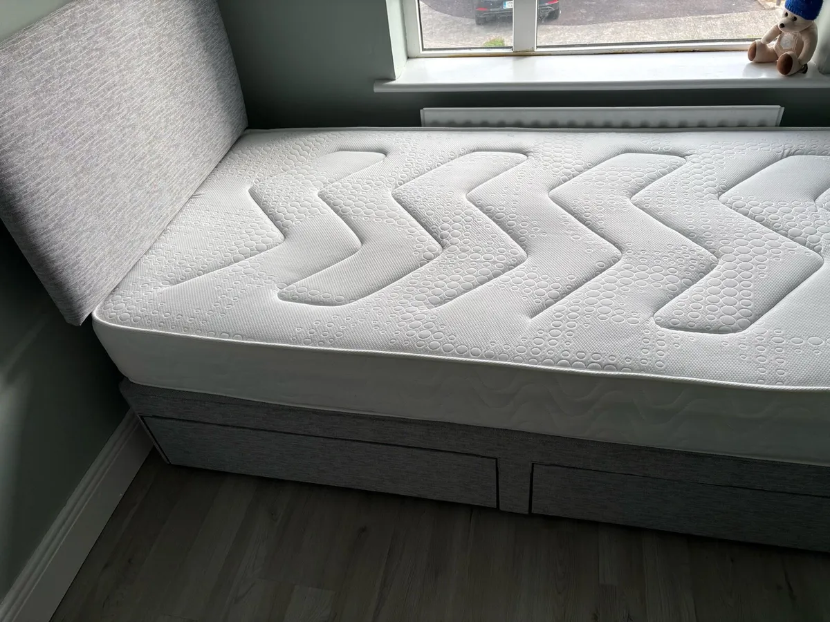 Single Bed with Drawers and Mattress - Image 3