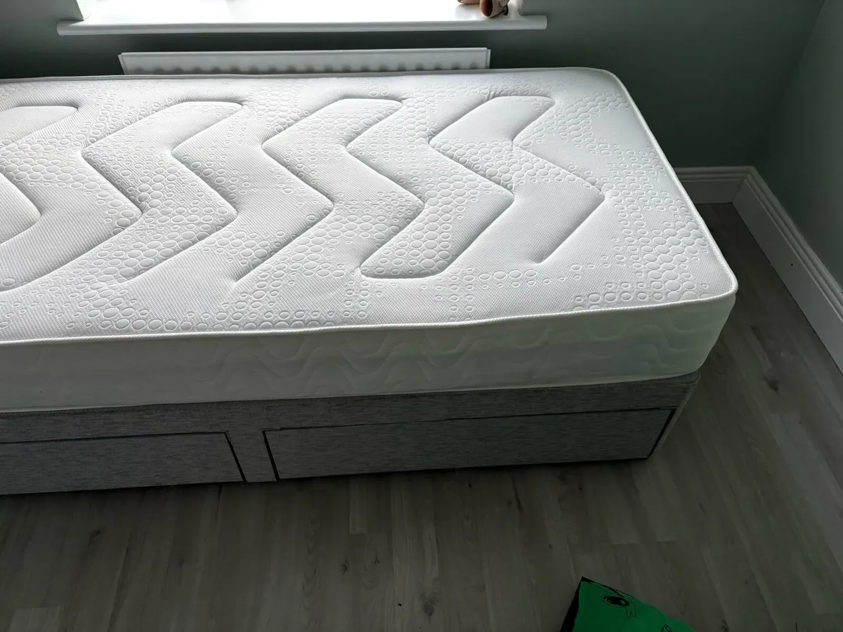 Single Bed with Drawers and Mattress - Image 4
