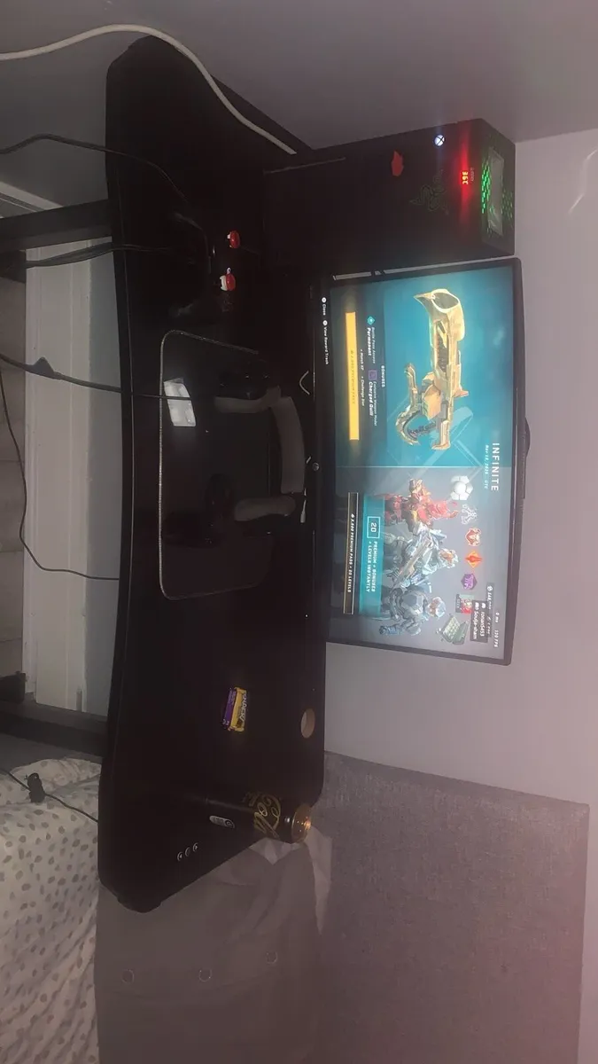 HP x24c gaming monitor 144hz - Image 1