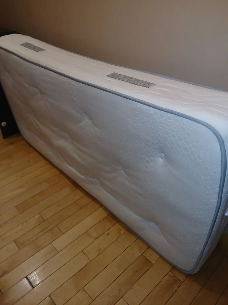 Base and matress - Image 2