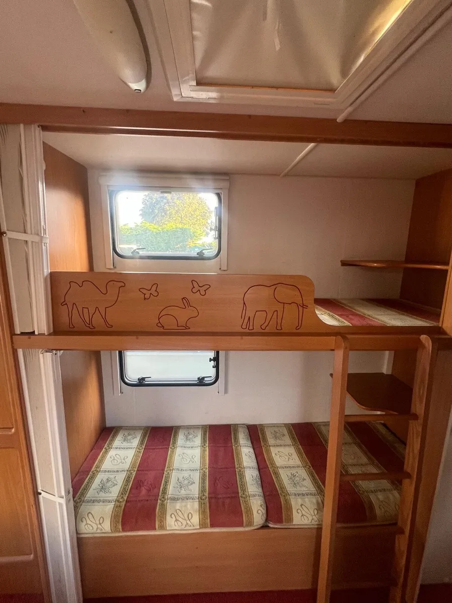Avondale Rialto 6 Berth Twin Axle Caravan - Image 3