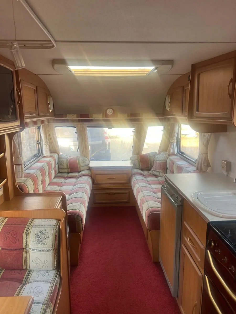 Avondale Rialto 6 Berth Twin Axle Caravan - Image 4