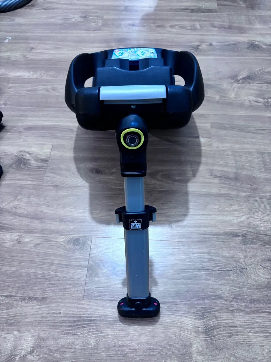 Maxi cosi cabriofix infant car seat & isofix base - Image 4
