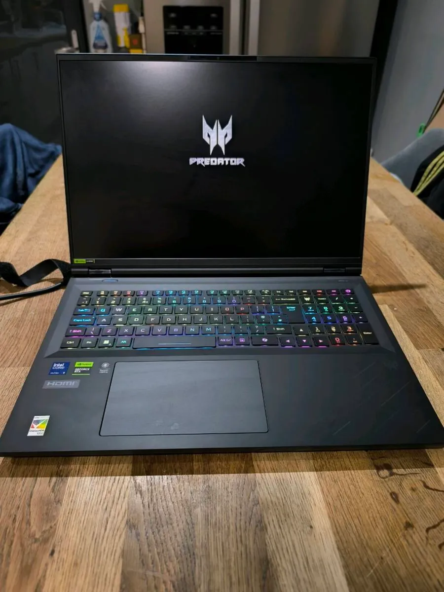Predator Helios 18 AI Gaming Laptop - Image 4