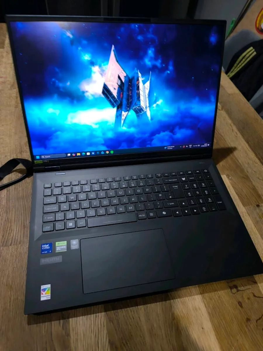 Predator Helios 18 AI Gaming Laptop - Image 2