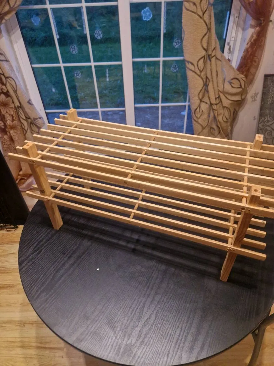 Little display table - Image 1