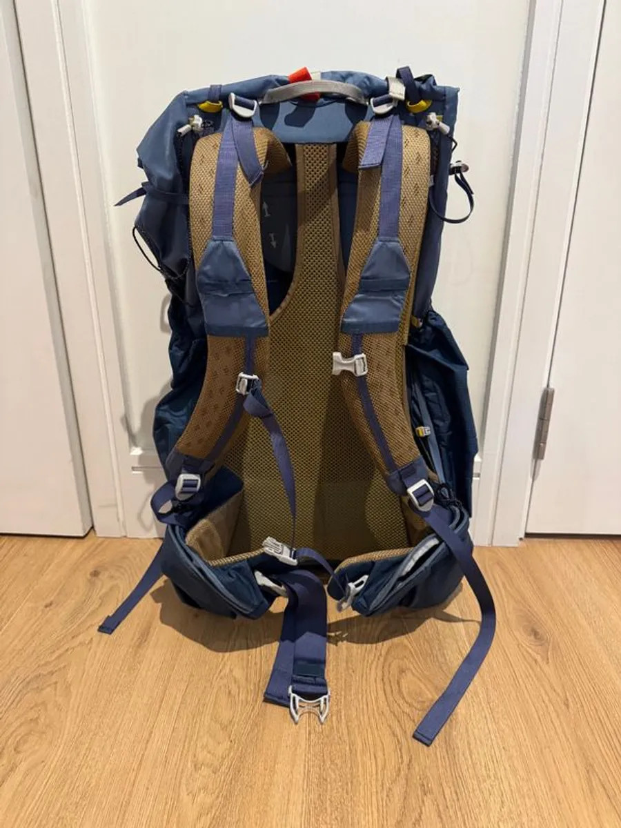 Simone MT900 Light 50+10L Trekking Backpack (with Rain Cover) - Image 2